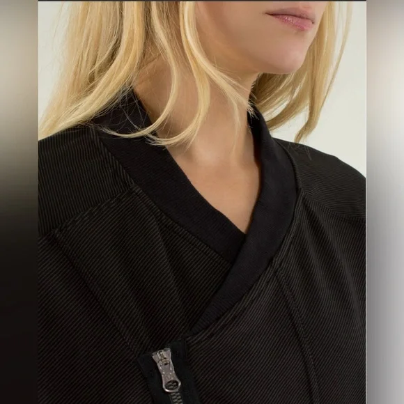 Lululemon Mula Bundle Wrap Black Jacket Yoga Wear Light Coat Cardigan size 8 - Picture 4 of 16